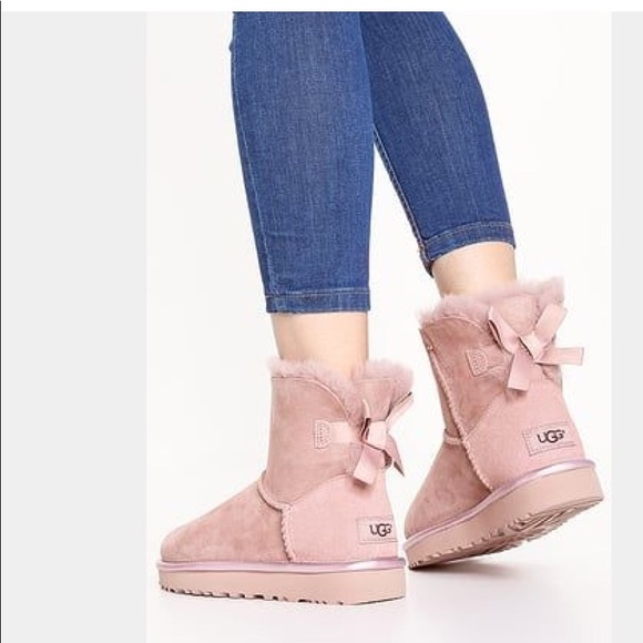 UGG Shoes - 🔥HP🎉🎊 UGG  Mini Bailey Bow II Metallic